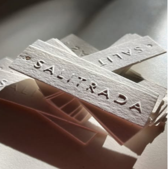 bikinis tags con relieve etiquetas swimwear impresas en letterpress